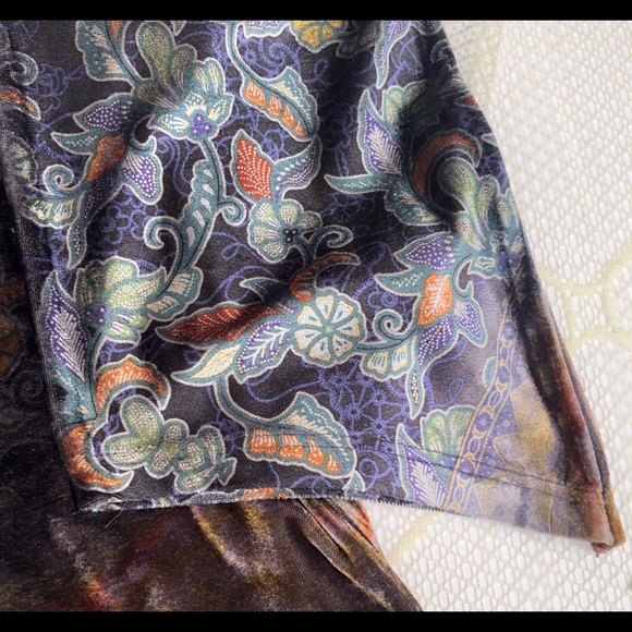 One World Lace Trimmed Velvety Blue V Neck Tunic - Picture 4 of 7